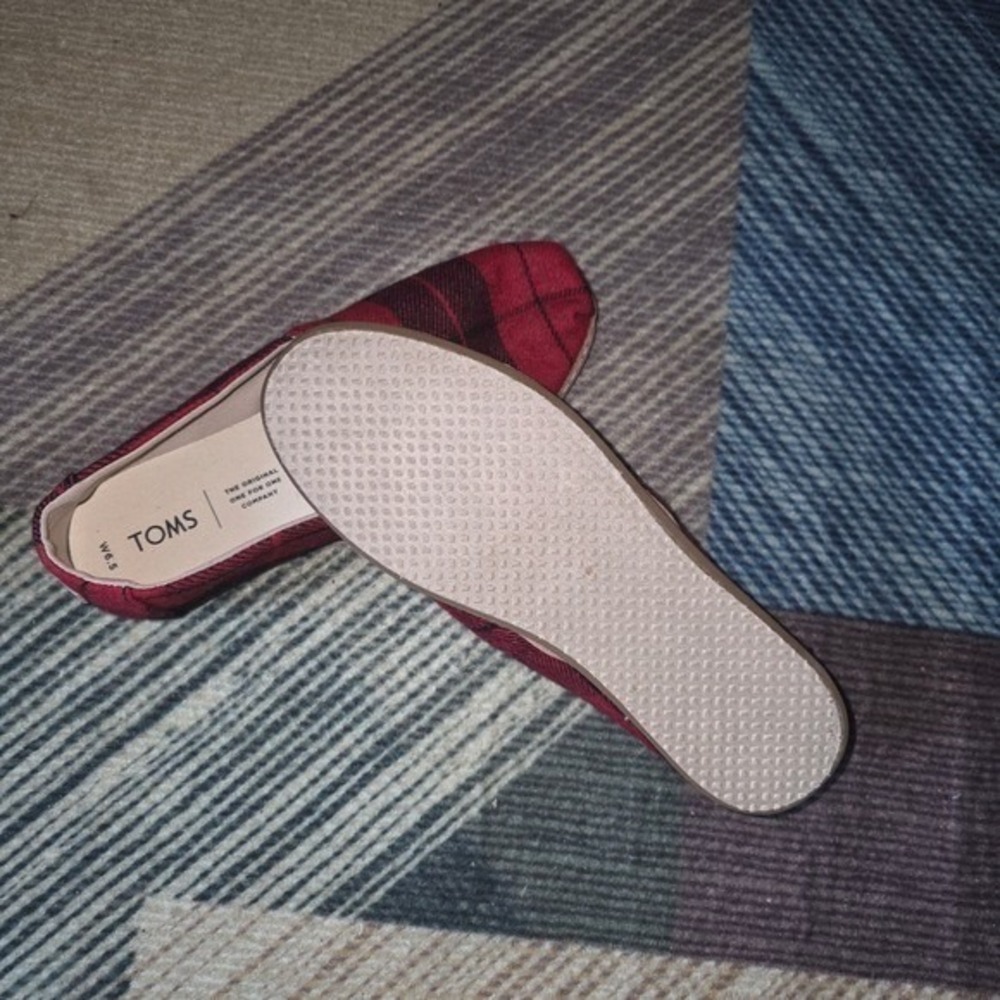 Shoe - Picture 3 of 5
